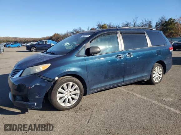 ✅ 2011 Toyota Sienna LE • VIN: 5TDJK3DC6BS004669 • Lot: 87207195. Wystawiony na Copart z przebiegiem 204 081 mil. Bezpłatny archiwum sprzedaży aukcyjnych z USA i szczegółowy raport historii pojazdu na DreamBid. Zdjęcie 1.