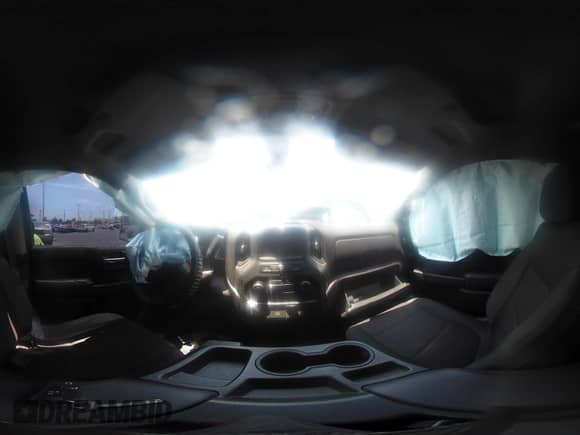 2020 Chevrolet Silverado 1500 Custom z VIN 3GCUYBEF6LG101921, wystawiony jako IAAI lot #42761613 z przebiegiem 72 944 mil mil oraz . Historia ofert i sprzedaży dostępna na DreamBid. Obrazek 20.