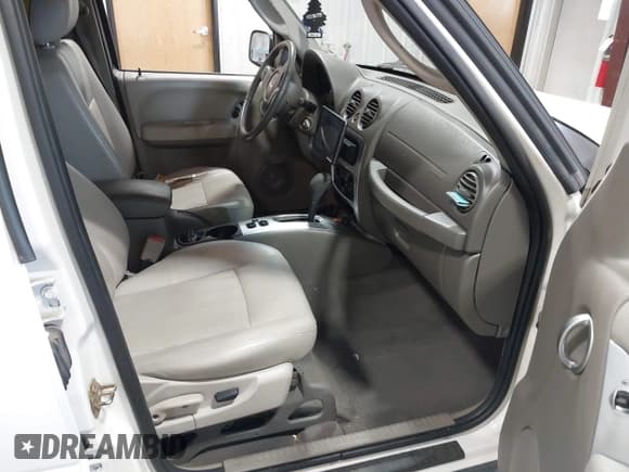 ✅ 2007 Jeep Liberty Limited • VIN: 1J4GL58K57W558890 • Lot: 42613768. Listed on IAAI with 164,858 mi. Free auction sales archive from the USA and detailed vehicle history report at DreamBid. Image 5.