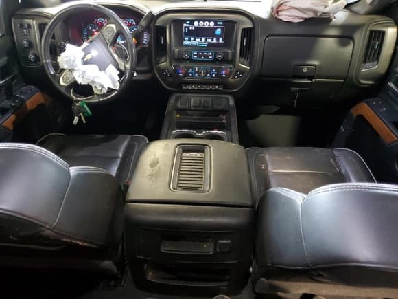 ✅ 2019 Chevrolet Silverado 2500HD High Country • VIN: 1GC1KUEY8KF226727 • Lot: 87443205. Listed on Copart with 93,271 mi. Free auction sales archive from the USA and detailed vehicle history report at DreamBid. Image 8.