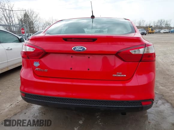 ✅ 2013 Ford Focus SE • VIN: 1FADP3F27DL261790 • Lot: 42032822. Listed on IAAI with 80,585 mi. Free auction sales archive from the USA and detailed vehicle history report at DreamBid. Image 17.
