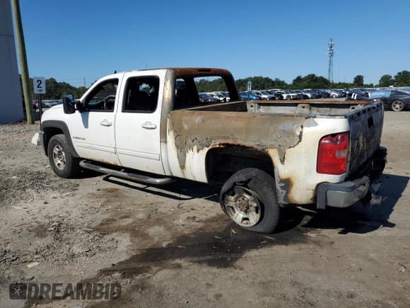 ✅ 2009 Chevrolet Silverado 2500HD Work Truck • VIN: 1GCHK43KX9F106421 • Lot: 69239365. Wystawiony na Copart z przebiegiem Nie podano. Bezpłatny archiwum sprzedaży aukcyjnych z USA i szczegółowy raport historii pojazdu na DreamBid. Zdjęcie 2.