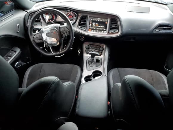 ✅ 2023 Dodge Challenger R/T Scat Pack • VIN: 2C3CDZFJXPH625764 • Lot: 62947454. Wystawiony na Copart z przebiegiem 6 659 mil. Bezpłatny archiwum sprzedaży aukcyjnych z USA i szczegółowy raport historii pojazdu na DreamBid. Zdjęcie 8.