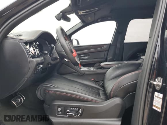 ✅ 2023 Bentley Bentayga V8 • VIN: SJAHT2ZVXPC017998 • Lot: 43039035. Wystawiony na Copart z przebiegiem Nie podano. Bezpłatny archiwum sprzedaży aukcyjnych z USA i szczegółowy raport historii pojazdu na DreamBid. Zdjęcie 7.