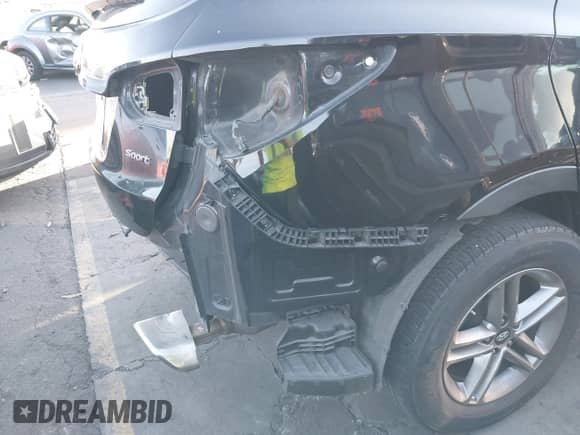 2017 Hyundai Santa Fe 2.4L z VIN 5NMZU3LBXHH012582, wystawiony jako IAAI lot #43513858 z przebiegiem 139 498 mil mil oraz . Historia ofert i sprzedaży dostępna na DreamBid. Obrazek 18.