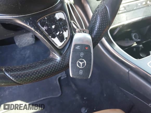 ✅ 2017 Mercedes-Benz C 300 • VIN: WDDWJ4KB3HF361962 • Lot: 41725038. Listed on IAAI with Not provided. Free auction sales archive from the USA and detailed vehicle history report at DreamBid. Image 11.