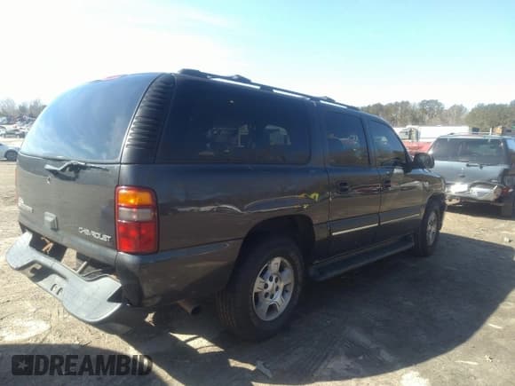 ✅ 2003 Chevrolet Suburban LT • VIN: 3GNEC16Z43G143744 • Lot: 41446890. Listed on IAAI with Not provided. Free auction sales archive from the USA and detailed vehicle history report at DreamBid. Image 4.