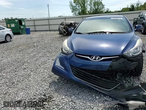 ✅ 2015 Hyundai Elantra SE • VIN: 5NPDH4AE7FH614194 • Лот: 70340115. Опубликован ранее на Copart с пробегом 64 364 миль. Бесплатный доступ к архиву аукционных продаж из США и подробный отчёт об истории автомобиля на DreamBid. Изображение 13.