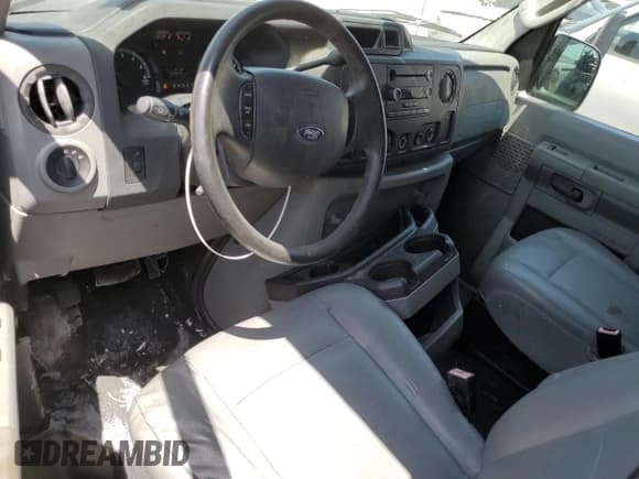 ✅ 2011 Ford Econoline Passenger XL • VIN: 1FBNE3BL5BDA28764 • Lot: 57280255. Wystawiony na Copart z przebiegiem 120 837 mil. Bezpłatny archiwum sprzedaży aukcyjnych z USA i szczegółowy raport historii pojazdu na DreamBid. Zdjęcie 8.