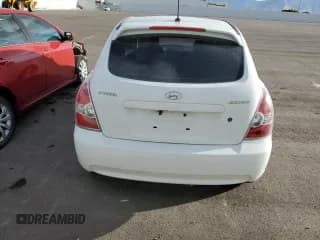 ✅ 2009 Hyundai Accent Auto GS • VIN: KMHCM36C19U109265 • Lot: 71801684. Wystawiony na Copart z przebiegiem 94 676 mil. Bezpłatny archiwum sprzedaży aukcyjnych z USA i szczegółowy raport historii pojazdu na DreamBid. Zdjęcie 6.