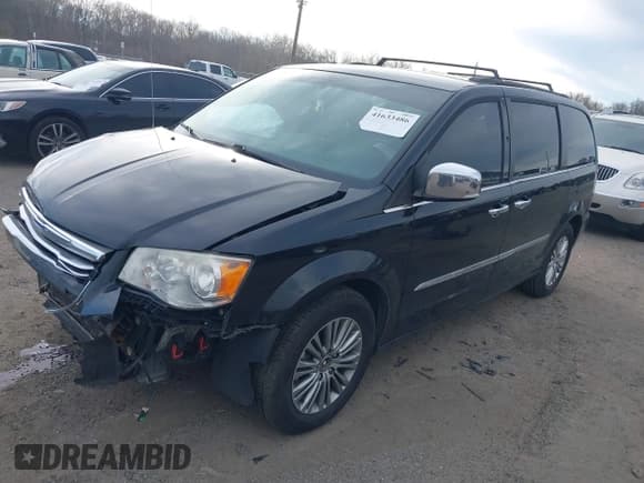 ✅ 2014 Chrysler Town & Country Touring L 30th Anniversary • VIN: 2C4RC1CG0ER409657 • Лот: 41633486. Опубликован ранее на IAAI с пробегом 181 834 миль. Бесплатный доступ к архиву аукционных продаж из США и подробный отчёт об истории автомобиля на DreamBid. Изображение 18.