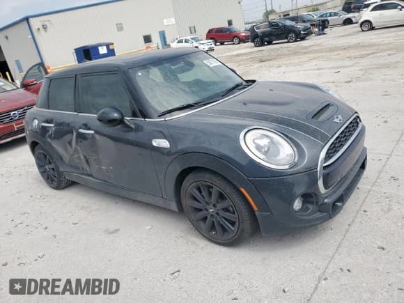 ✅ 2016 MINI Hardtop 4 Door S • VIN: WMWXU3C52G2D30894 • Лот: 50871865. Опубликован ранее на Copart с пробегом Не указан. Бесплатный доступ к архиву аукционных продаж из США и подробный отчёт об истории автомобиля на DreamBid. Изображение 4.