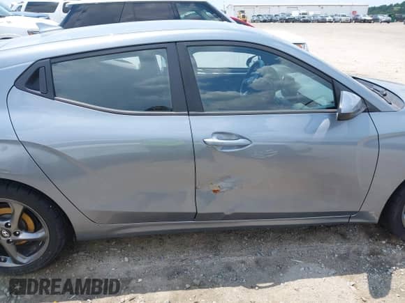 2019 Hyundai Veloster Premium with VIN KMHTG6AF5KU017950, listed as a IAAI auction lot 42611554 with 105,396 mi miles and . Bid and sale history available at DreamBid. Image 14.