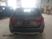 ✅ 2013 BMW X1 xDrive28i • VIN: WBAVL1C53DVR82039 • Lot: 43285437. Wystawiony na IAAI z przebiegiem 144 607 mil. Bezpłatny archiwum sprzedaży aukcyjnych z USA i szczegółowy raport historii pojazdu na DreamBid. Zdjęcie 16.