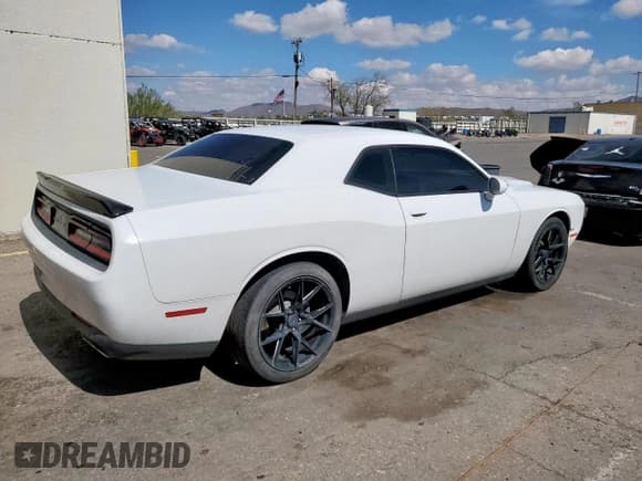 ✅ 2016 Dodge Challenger SXT • VIN: 2C3CDZAGXGH309180 • Lot: 82353315. Wystawiony na Copart z przebiegiem 82 594 mil. Bezpłatny archiwum sprzedaży aukcyjnych z USA i szczegółowy raport historii pojazdu na DreamBid. Zdjęcie 3.
