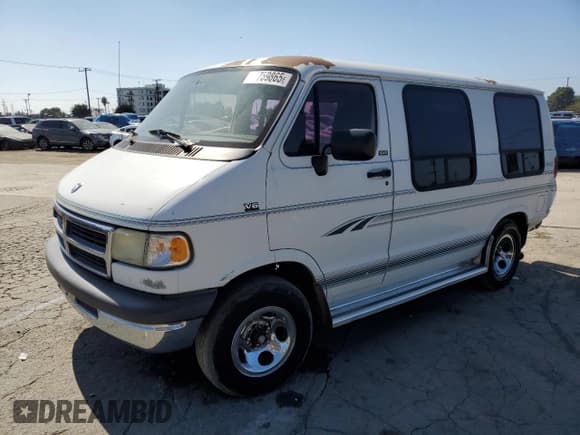 ✅ 1995 Dodge Cargo • VIN: 2B6HB21X9SK521776 • Lot: 81759865. Listed on Copart with 199,940 mi. Free auction sales archive from the USA and detailed vehicle history report at DreamBid. Image 1.