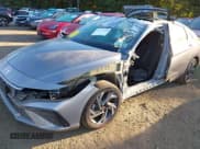 ✅ 2025 Hyundai Elantra SEL Sport • VIN: KMHLM4DG6SU933179 • Lot: 43275340. Wystawiony na IAAI z przebiegiem 44 mil. Bezpłatny archiwum sprzedaży aukcyjnych z USA i szczegółowy raport historii pojazdu na DreamBid. Zdjęcie 6.