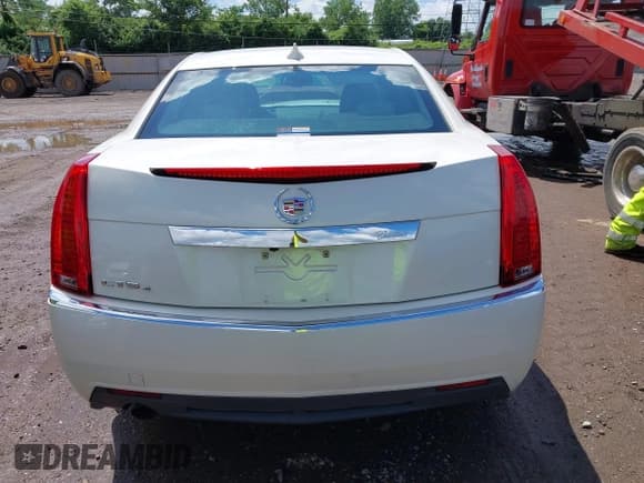 ✅ 2012 Cadillac CTS Luxury • VIN: 1G6DG5E57C0137409 • Lot: 42633890. Wystawiony na IAAI z przebiegiem 86 886 mil. Bezpłatny archiwum sprzedaży aukcyjnych z USA i szczegółowy raport historii pojazdu na DreamBid. Zdjęcie 16.