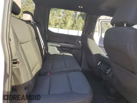 ✅ 2021 Ford F-150 • VIN: 1FTFW1C82MKF12806 • Lot: 83975964. Wystawiony na Copart z przebiegiem 39 559 mil. Bezpłatny archiwum sprzedaży aukcyjnych z USA i szczegółowy raport historii pojazdu na DreamBid. Zdjęcie 10.