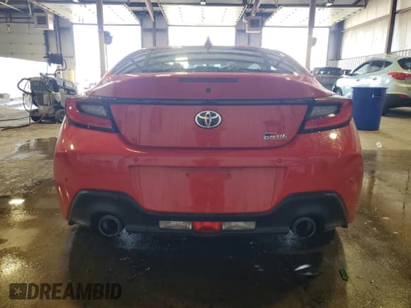 ✅ 2024 Toyota 86 • VIN: JF1ZNBB17R8753717 • Lot: 69826045. Listed on Copart with 11,051 mi. Free auction sales archive from the USA and detailed vehicle history report at DreamBid. Image 6.