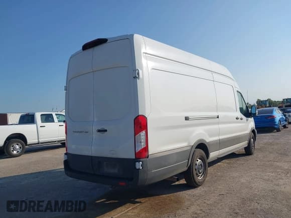 ✅ 2021 Ford Transit Cargo • VIN: 1FTBW3X86MKA14094 • Lot: 43182019. Wystawiony na IAAI z przebiegiem 102 012 mil. Bezpłatny archiwum sprzedaży aukcyjnych z USA i szczegółowy raport historii pojazdu na DreamBid. Zdjęcie 4.