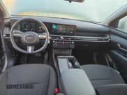 ✅ 2025 Hyundai Tucson SEL • VIN: 5NMJBCDE7SH441908 • Lot: 81630305. Wystawiony na Copart z przebiegiem 13 942 mil. Bezpłatny archiwum sprzedaży aukcyjnych z USA i szczegółowy raport historii pojazdu na DreamBid. Zdjęcie 8.