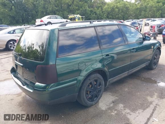 ✅ 2000 Volkswagen Passat • VIN: WVWNA23B8YE126567 • Lot: 42668144. Listed on IAAI with 149,773 mi. Free auction sales archive from the USA and detailed vehicle history report at DreamBid. Image 4.