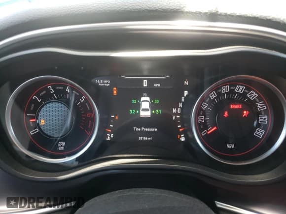 ✅ 2018 Dodge Challenger R/T Scat Pack • VIN: 2C3CDZFJ1JH202272 • Lot: 51077973. Wystawiony na Copart z przebiegiem 35 186 mil. Bezpłatny archiwum sprzedaży aukcyjnych z USA i szczegółowy raport historii pojazdu na DreamBid. Zdjęcie 9.