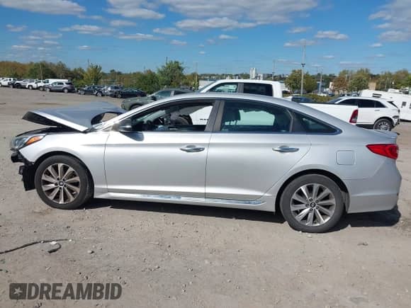 ✅ 2015 Hyundai Sonata Sport • VIN: 5NPE34AF8FH058084 • Lot: 43424662. Wystawiony na IAAI z przebiegiem Nie podano. Bezpłatny archiwum sprzedaży aukcyjnych z USA i szczegółowy raport historii pojazdu na DreamBid. Zdjęcie 13.