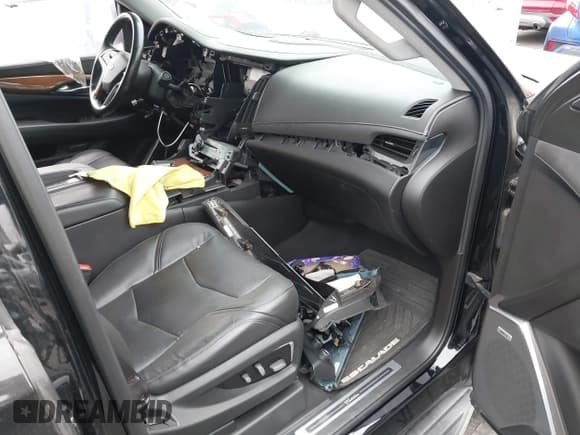 ✅ 2015 Cadillac Escalade ESV Luxury • VIN: 1GYS4SKJ6FR726135 • Lot: 41758203. Listed on IAAI with Not provided. Free auction sales archive from the USA and detailed vehicle history report at DreamBid. Image 5.