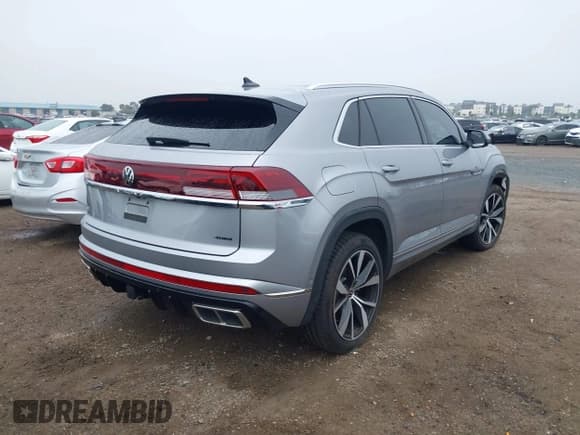 ✅ 2024 Volkswagen Atlas SEL Premium R-Line • VIN: 1V2FE2CA2RC213036 • Lot: 43279567. Wystawiony na IAAI z przebiegiem 21 150 mil. Bezpłatny archiwum sprzedaży aukcyjnych z USA i szczegółowy raport historii pojazdu na DreamBid. Zdjęcie 4.
