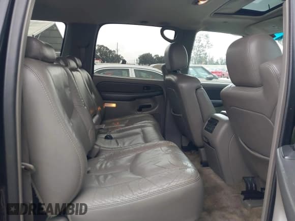 ✅ 2003 Chevrolet Suburban LT • VIN: 3GNFK16T93G138042 • Лот: 41518539. Опубликован ранее на IAAI с пробегом 191 370 миль. Бесплатный доступ к архиву аукционных продаж из США и подробный отчёт об истории автомобиля на DreamBid. Изображение 8.