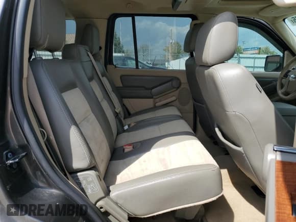 ✅ 2006 Ford Explorer Eddie Bauer • VIN: 1FMEU74EX6UA24764 • Lot: 55157275. Wystawiony na Copart z przebiegiem 162 220 mil. Bezpłatny archiwum sprzedaży aukcyjnych z USA i szczegółowy raport historii pojazdu na DreamBid. Zdjęcie 11.