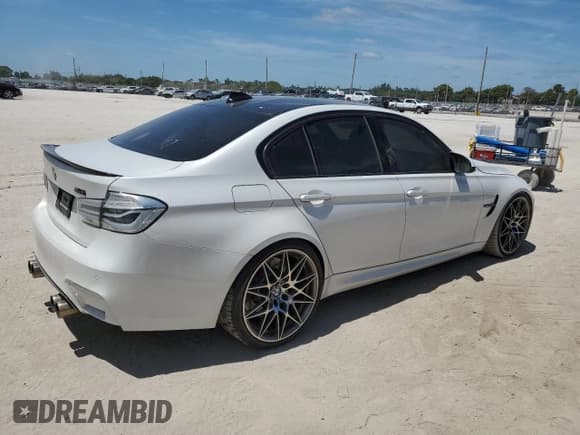 ✅ 2017 BMW M3 • VIN: WBS8M9C5XH5G84679 • Lot: 50328034. Listed on Copart with 85,607 mi. Free auction sales archive from the USA and detailed vehicle history report at DreamBid. Image 3.