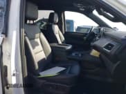 ✅ 2023 Chevrolet Tahoe LT • VIN: 1GNSCNKD4PR245877 • Lot: 41301909. Wystawiony na IAAI z przebiegiem 37 302 mil. Bezpłatny archiwum sprzedaży aukcyjnych z USA i szczegółowy raport historii pojazdu na DreamBid. Zdjęcie 5.