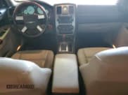 ✅ 2006 Chrysler 300 Touring • VIN: 2C3KK53G46H537858 • Лот: 92198665. Опубликован ранее на Copart с пробегом 212 807 миль. Бесплатный доступ к архиву аукционных продаж из США и подробный отчёт об истории автомобиля на DreamBid. Изображение 8.