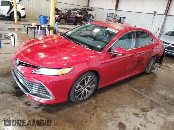 ✅ 2024 Toyota Camry XLE • VIN: 4T1F11BK1RU117759 • Lot: 92702415. Listed on Copart with 15,286 mi. Free auction sales archive from the USA and detailed vehicle history report at DreamBid. Image 1.