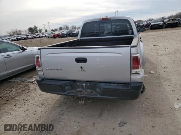 ✅ 2007 Mitsubishi Raider LS • VIN: 1Z7HT28K67S217597 • Лот: 79767304. Опубликован ранее на Copart с пробегом 110 743 миль. Бесплатный доступ к архиву аукционных продаж из США и подробный отчёт об истории автомобиля на DreamBid. Изображение 6.