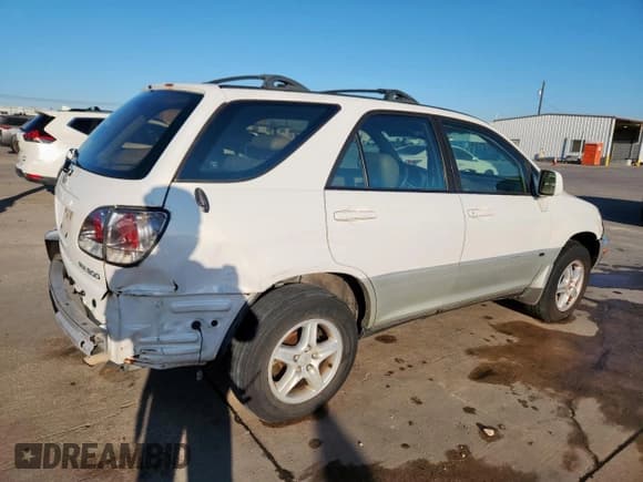 ✅ 2002 Lexus RX 300 • VIN: JTJGF10UX20141292 • Lot: 85923545. Wystawiony na Copart z przebiegiem 163 737 mil. Bezpłatny archiwum sprzedaży aukcyjnych z USA i szczegółowy raport historii pojazdu na DreamBid. Zdjęcie 3.