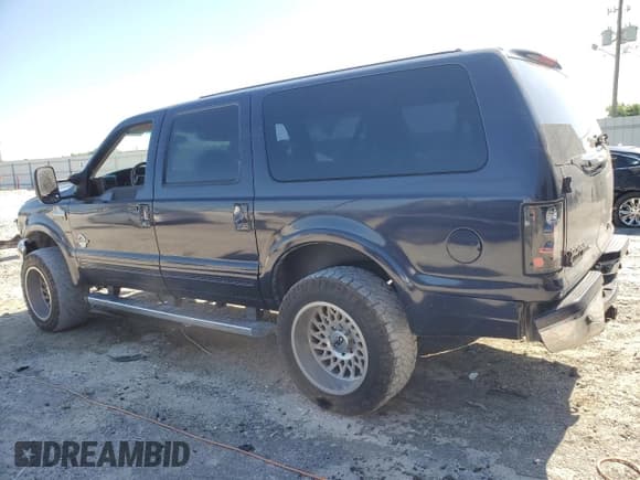 ✅ 2001 Ford Excursion Limited • VIN: 1FMNU42F31EB63664 • Lot: 52858005. Listed on Copart with 202,962 mi. Free auction sales archive from the USA and detailed vehicle history report at DreamBid. Image 2.