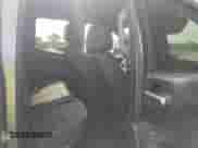 2020 Chevrolet Silverado 1500 LT z VIN 1GCRYDEK6LZ115154, wystawiony jako IAAI lot #42620238 z przebiegiem 97 370 mil mil oraz . Historia ofert i sprzedaży dostępna na DreamBid. Obrazek 8.