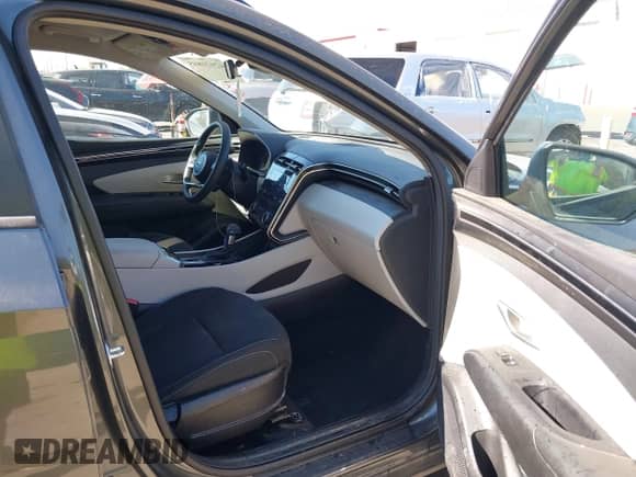 2023 Hyundai Tucson SEL с VIN 5NMJBCAE9PH270896, выставлен на аукционе IAAI как лот 42971845 с пробегом 13 689 миль миль и . История ставок и продаж доступна на DreamBid. Изображение 5.