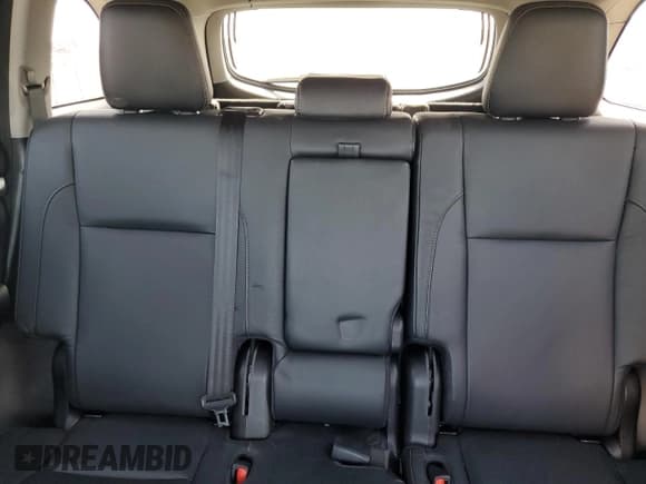 ✅ 2017 Toyota Highlander XLE • VIN: 5TDJZRFHXHS388827 • Lot: 60254015. Listed on Copart with 64,836 mi. Free auction sales archive from the USA and detailed vehicle history report at DreamBid. Image 10.