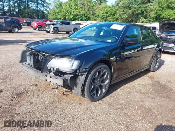 ✅ 2017 Chrysler 300 S • VIN: 2C3CCABG9HH661686 • Lot: 42431615. Listed on IAAI with 114,851 mi. Free auction sales archive from the USA and detailed vehicle history report at DreamBid. Image 2.