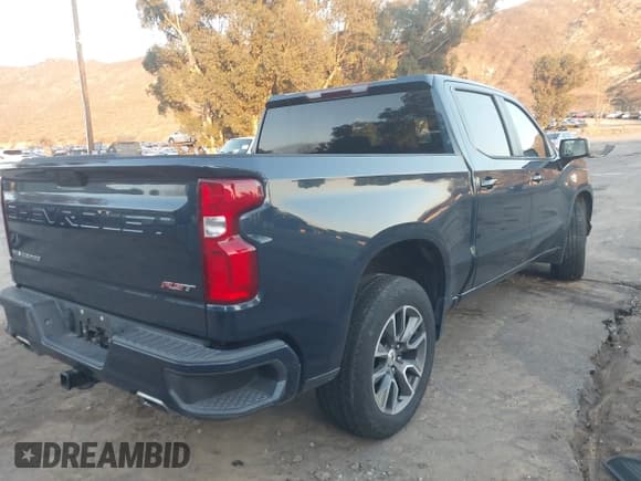 ✅ 2020 Chevrolet Silverado 1500 RST • VIN: 3GCUYEED5LG116216 • Лот: 43745706. Опубликован ранее на IAAI с пробегом 47 222 миль. Бесплатный доступ к архиву аукционных продаж из США и подробный отчёт об истории автомобиля на DreamBid. Изображение 4.