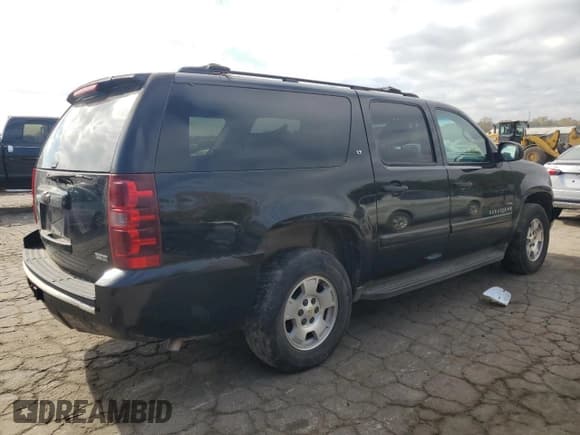 ✅ 2008 Chevrolet Suburban LTZ • VIN: 3GNFC16068G106370 • Лот: 92031135. Опубликован ранее на Copart с пробегом 233 650 миль. Бесплатный доступ к архиву аукционных продаж из США и подробный отчёт об истории автомобиля на DreamBid. Изображение 3.