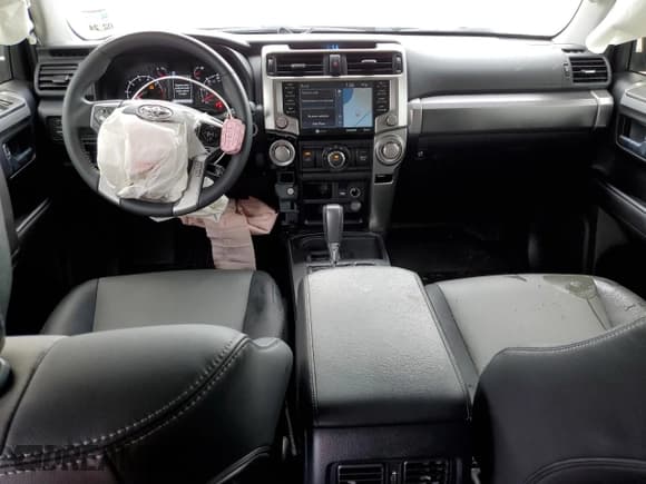 ✅ 2022 Toyota 4Runner SR5 Premium • VIN: JTEFU5JR3N5261850 • Lot: 41512063. Listed on Copart with 17,846 mi. Free auction sales archive from the USA and detailed vehicle history report at DreamBid. Image 8.