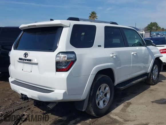 ✅ 2022 Toyota 4Runner SR5 Premium • VIN: JTEFU5JR8N5267529 • Lot: 41615660. Listed on IAAI with 36,936 mi. Free auction sales archive from the USA and detailed vehicle history report at DreamBid. Image 4.