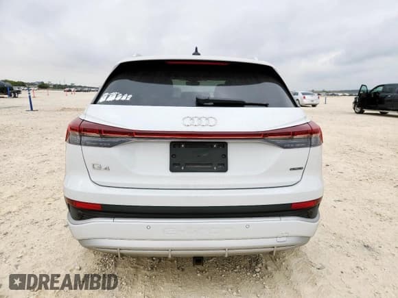 ✅ 2023 Audi Q4 e-tron Prestige • VIN: WA1M2BFZXPP039087 • Lot: 92190745. Wystawiony na Copart z przebiegiem 34 092 mil. Bezpłatny archiwum sprzedaży aukcyjnych z USA i szczegółowy raport historii pojazdu na DreamBid. Zdjęcie 6.