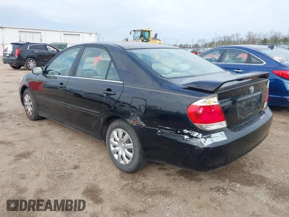 ✅ 2005 Toyota Camry LE • VIN: 4T1BE32K65U416639 • Лот: 43681631. Опубликован ранее на IAAI с пробегом 178 152 миль. Бесплатный доступ к архиву аукционных продаж из США и подробный отчёт об истории автомобиля на DreamBid. Изображение 3.